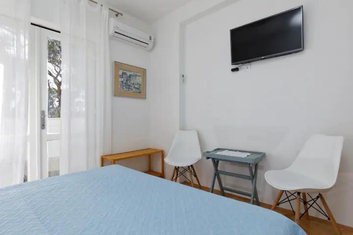 Apartment & Rooms Nugal Makarska Bilik gambar