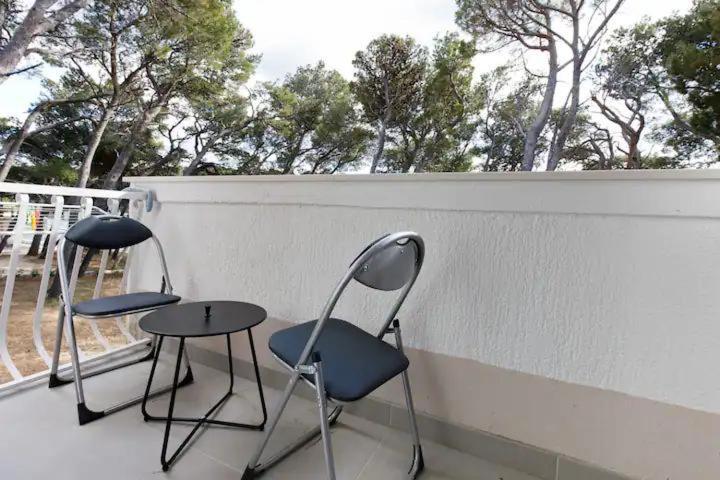 Apartment & Rooms Nugal Makarska Bilik gambar